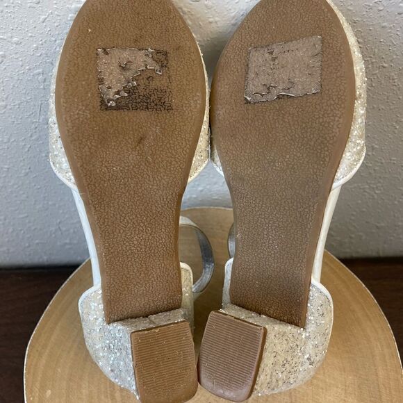 Kenneth Cole Reaction Sarah Shine Heels Size 1M EUC - Picture 6 of 7